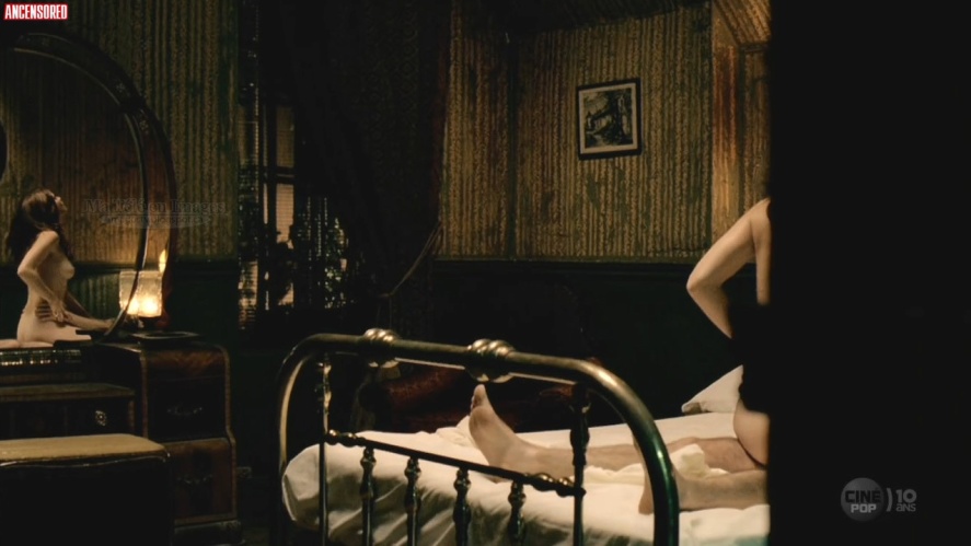 Mathilde Lavigne dentro biancheria intima